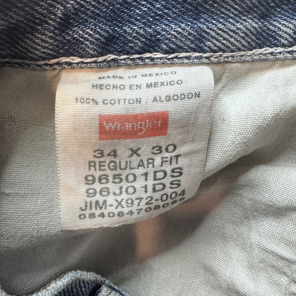 Wrangler Jeans Mens 34x30 Blue Regular Fit Straight Leg Distressed Denim 96501DS - Picture 3 of 11